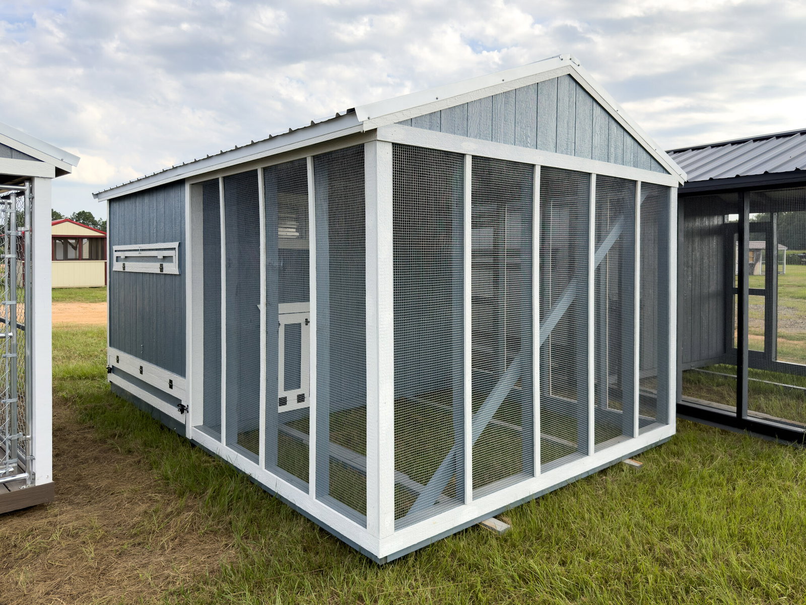 10x16 Deluxe Style Chicken Coop serial DCR-9592-1016-100526