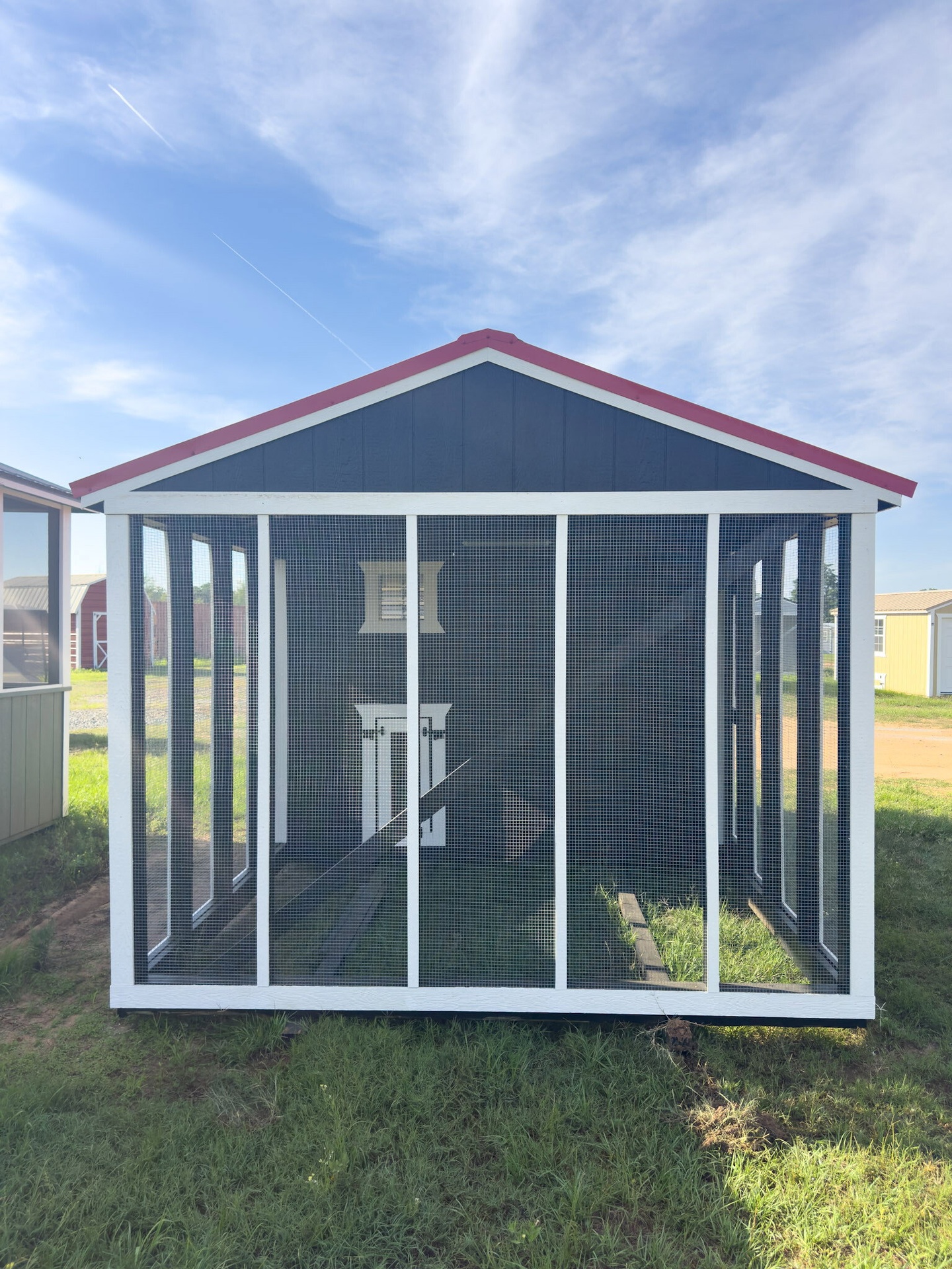 10x16 Deluxe Style Chicken Coop serial DCR-9522-1016-030426