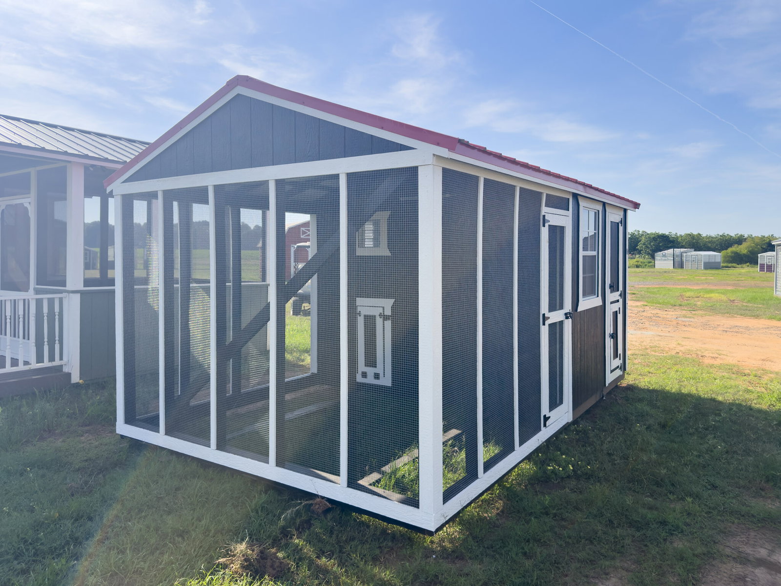 10x16 Deluxe Style Chicken Coop serial DCR-9522-1016-030426