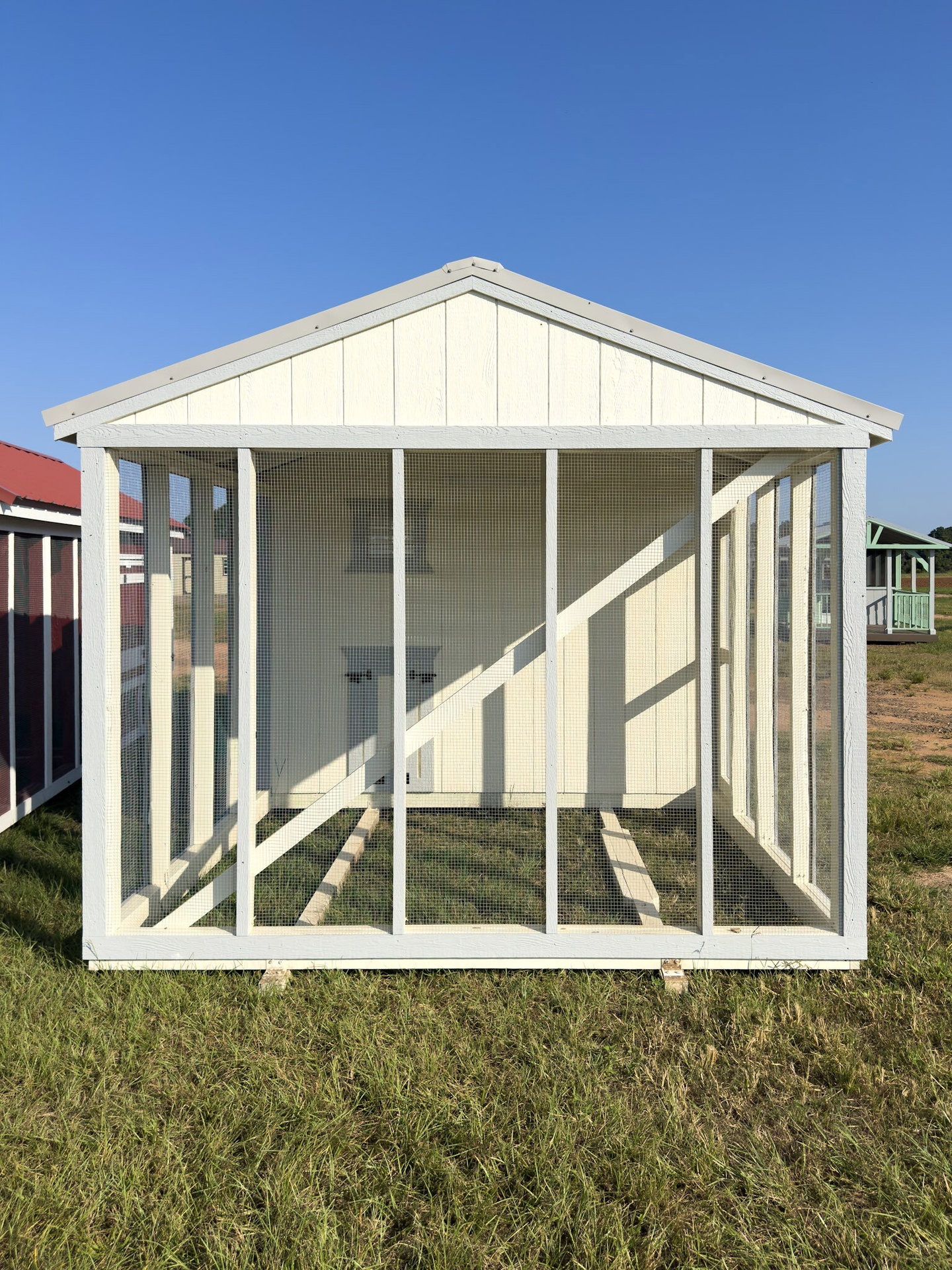 10x16 Deluxe Style Chicken Coop serial DCR-9025-1016-040825