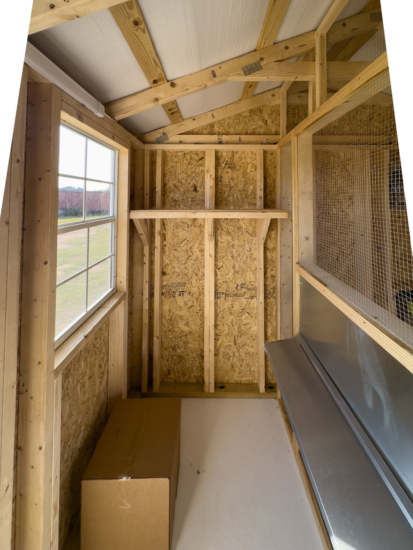 10x16 Deluxe Style Chicken Coop serial DCR-9025-1016-040825