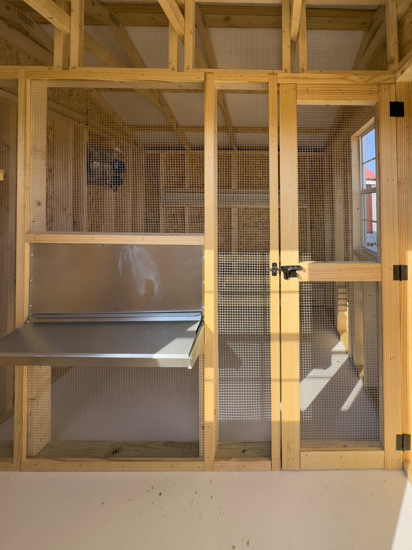 10x16 Deluxe Style Chicken Coop serial DCR-9025-1016-040825