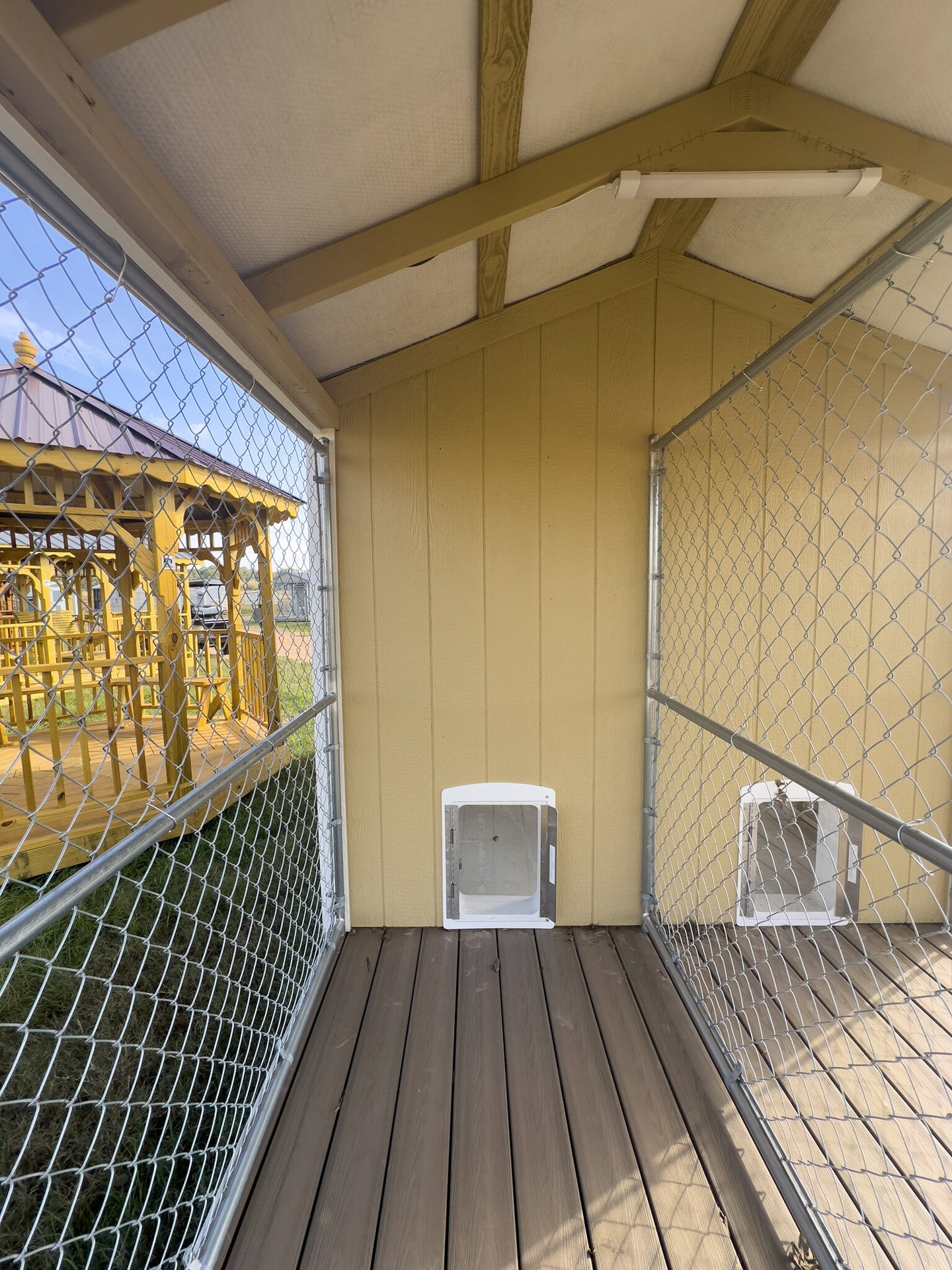 8x16 Double Deluxe Dog Kennel serial DDDK-8181-0816-100624
