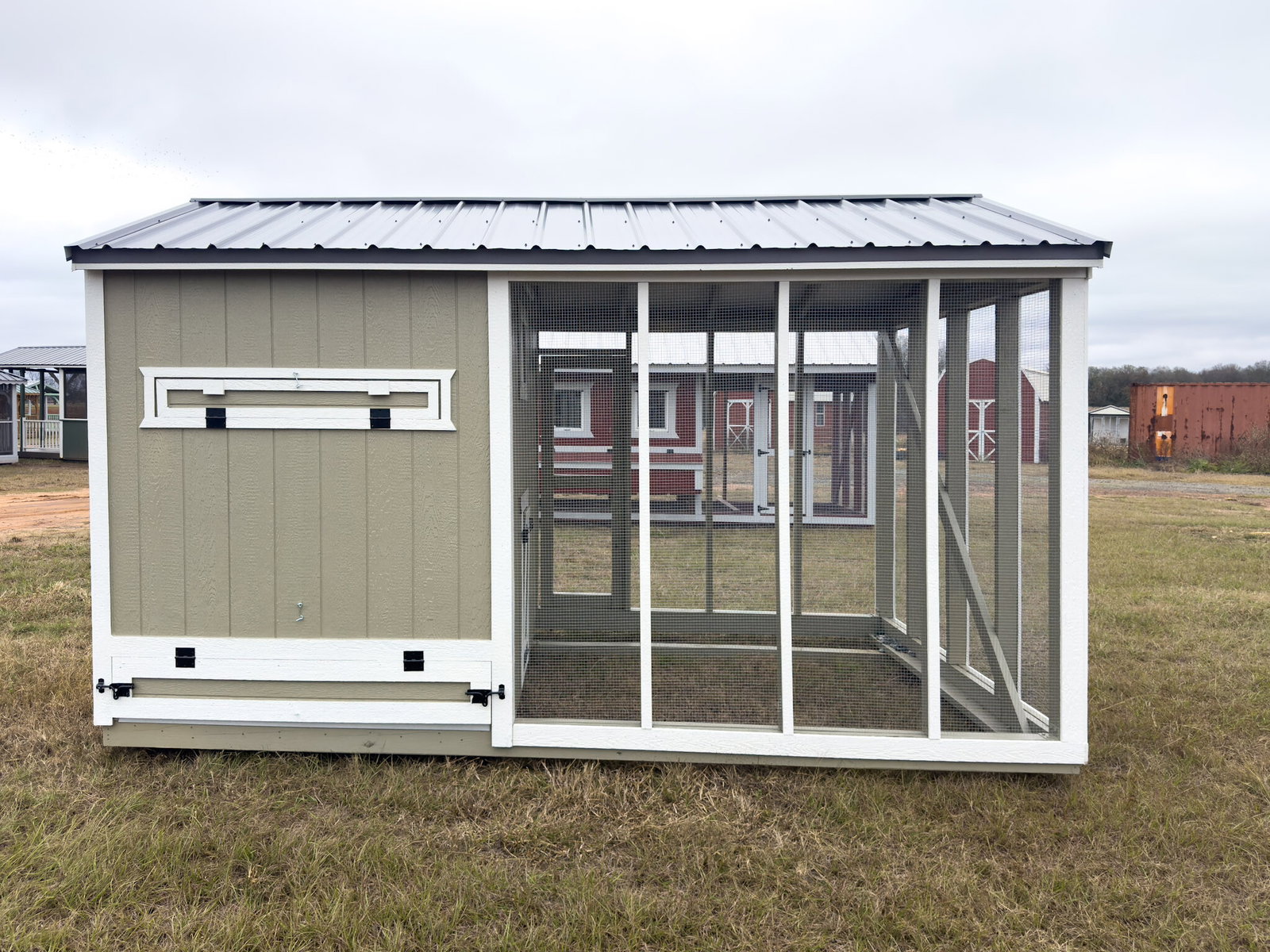 8x14 Deluxe Style Chicken Coop serial DCR-8989-0814-080725