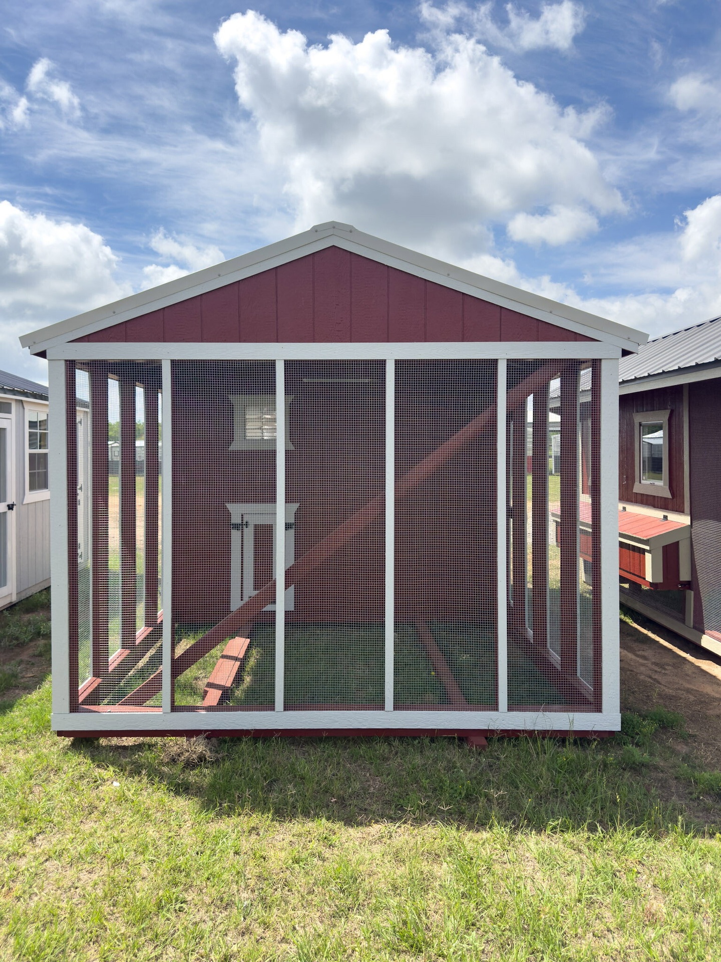 10x16 Deluxe Style Chicken Coop serial DCR-9529-1016-030426