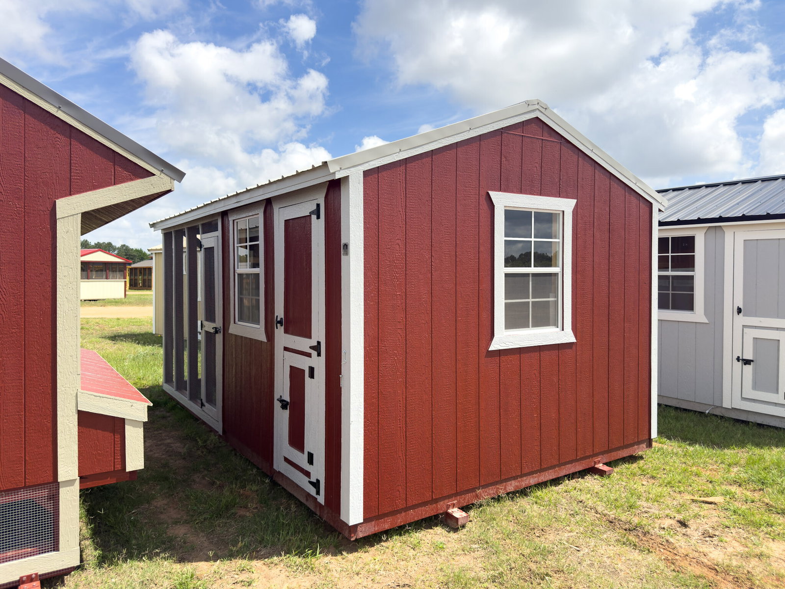 10x16 Deluxe Style Chicken Coop serial DCR-9529-1016-030426