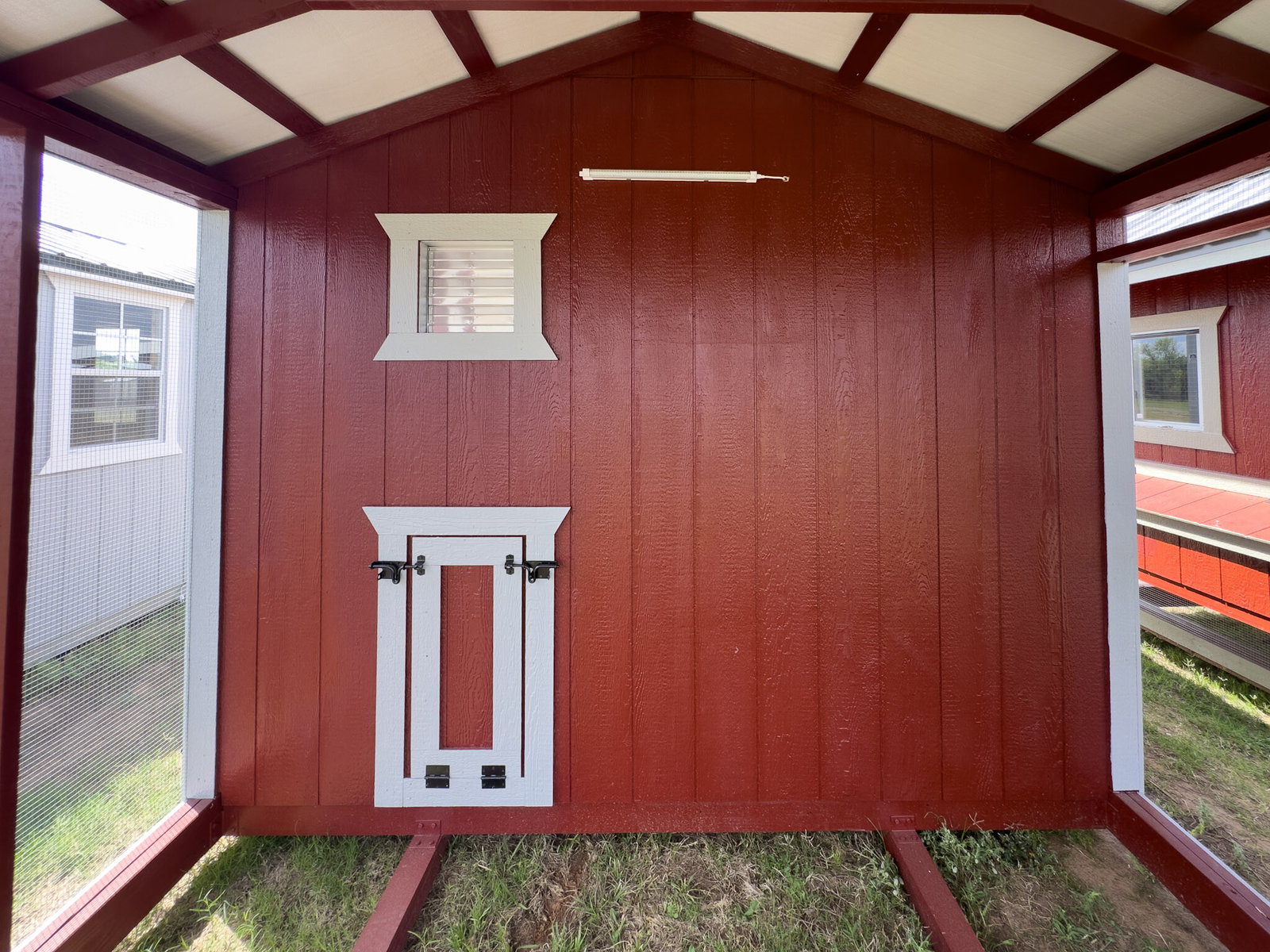 10x16 Deluxe Style Chicken Coop serial DCR-9529-1016-030426