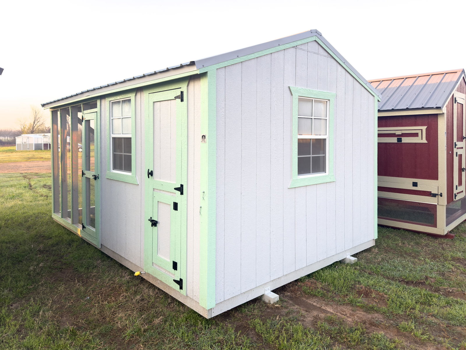 10x16 Deluxe Style Chicken Coop serial DCR-9367-1016-151225