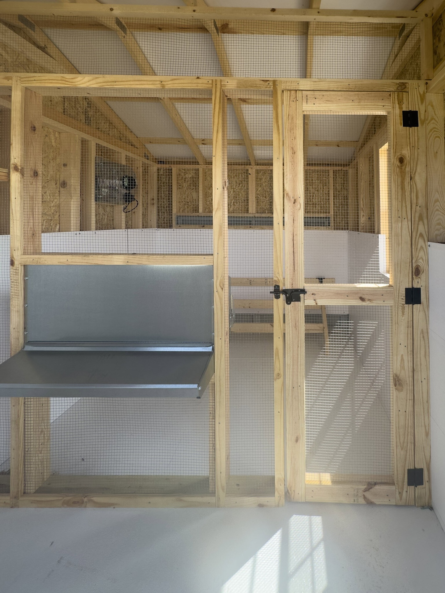 10x16 Deluxe Style Chicken Coop serial DCR-9501-1016-020426