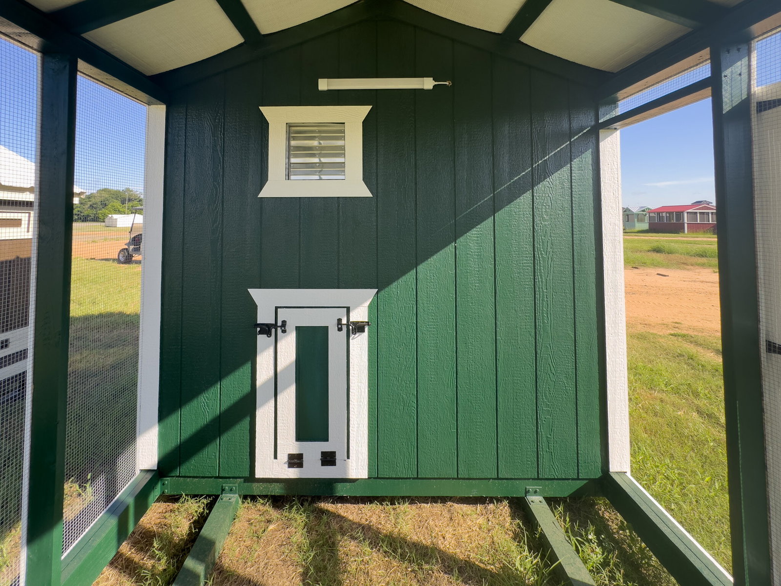 8x14 Deluxe Style Chicken Coop serial DCR-8959-0814-230625