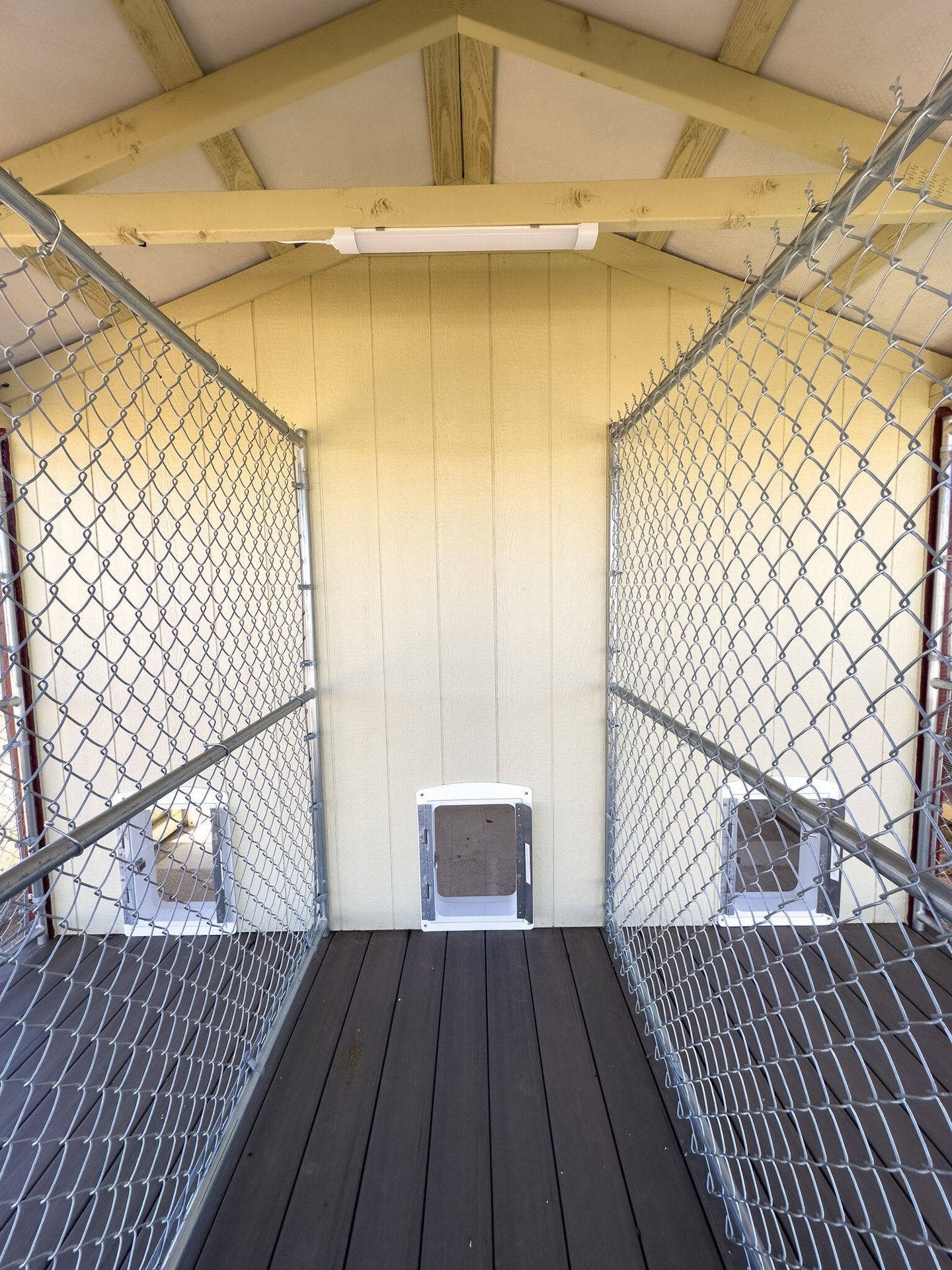 12x16 Triple Deluxe Dog Kennel serial DTDK-7734-1216-150124