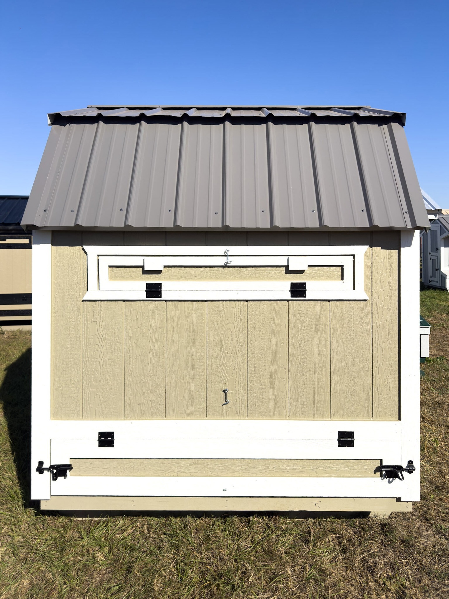 6x6 Barn Style Chicken Coop serial BSCC-9177-0606-061025