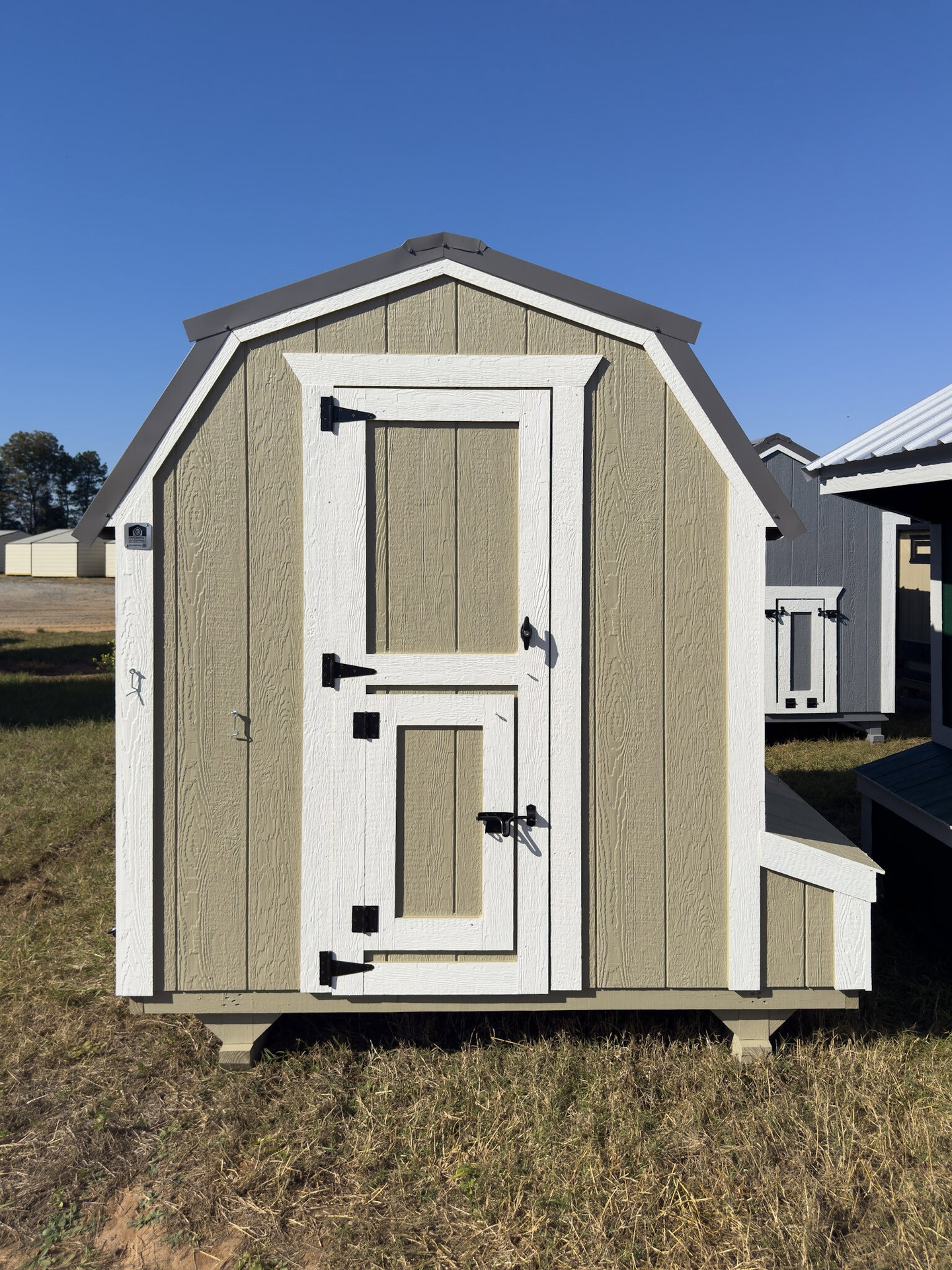 6x6 Barn Style Chicken Coop serial BSCC-9177-0606-061025