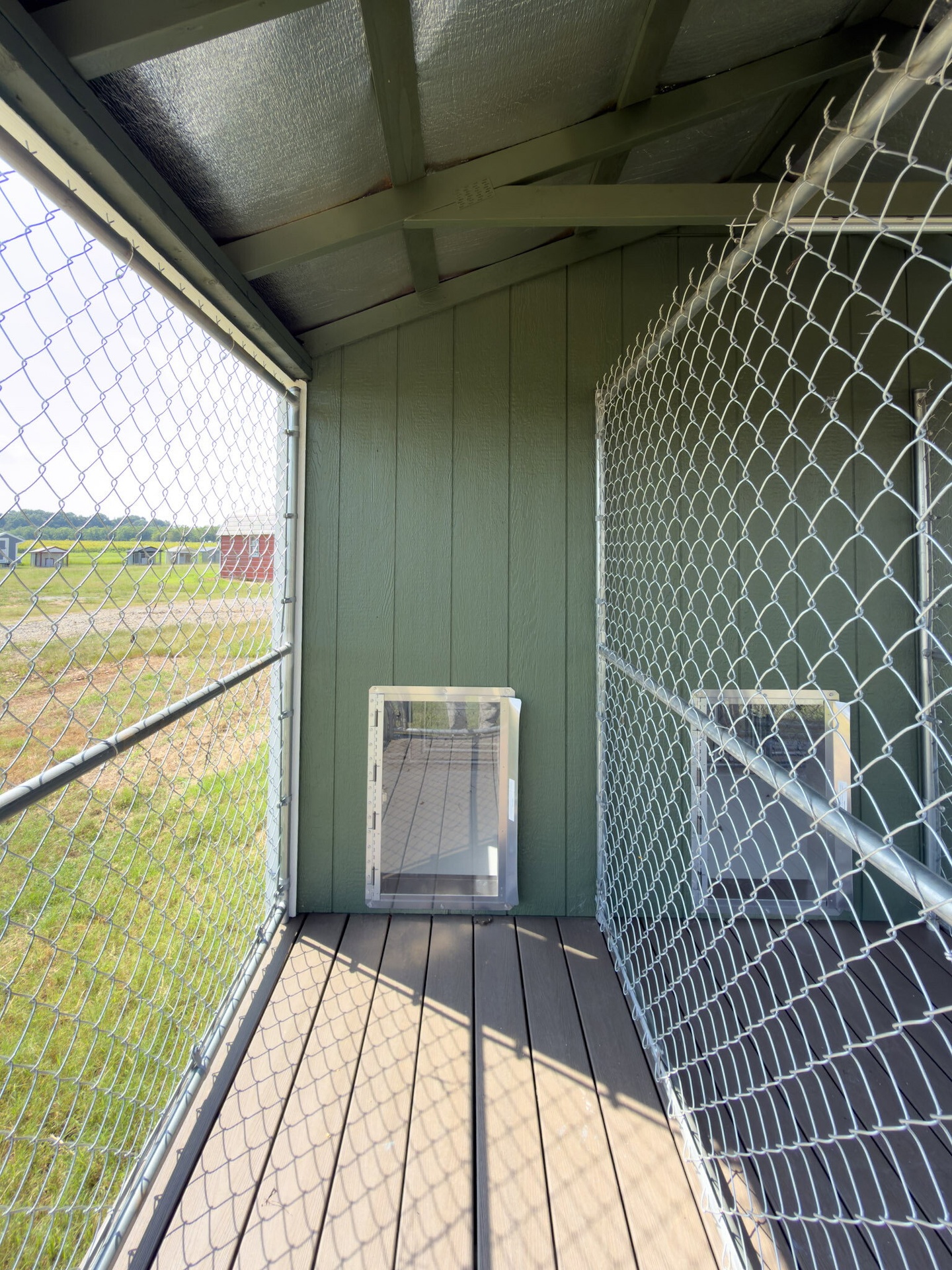 12x28 6 Run Deluxe Dog Kennel serial D6DK-9558-1228-220426