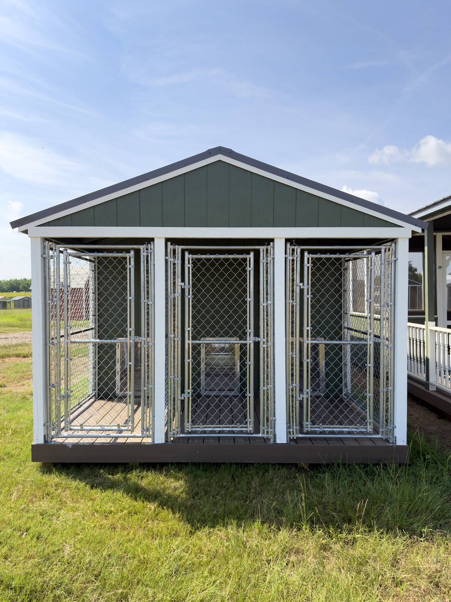 12x28 6 Run Deluxe Dog Kennel serial D6DK-9558-1228-220426