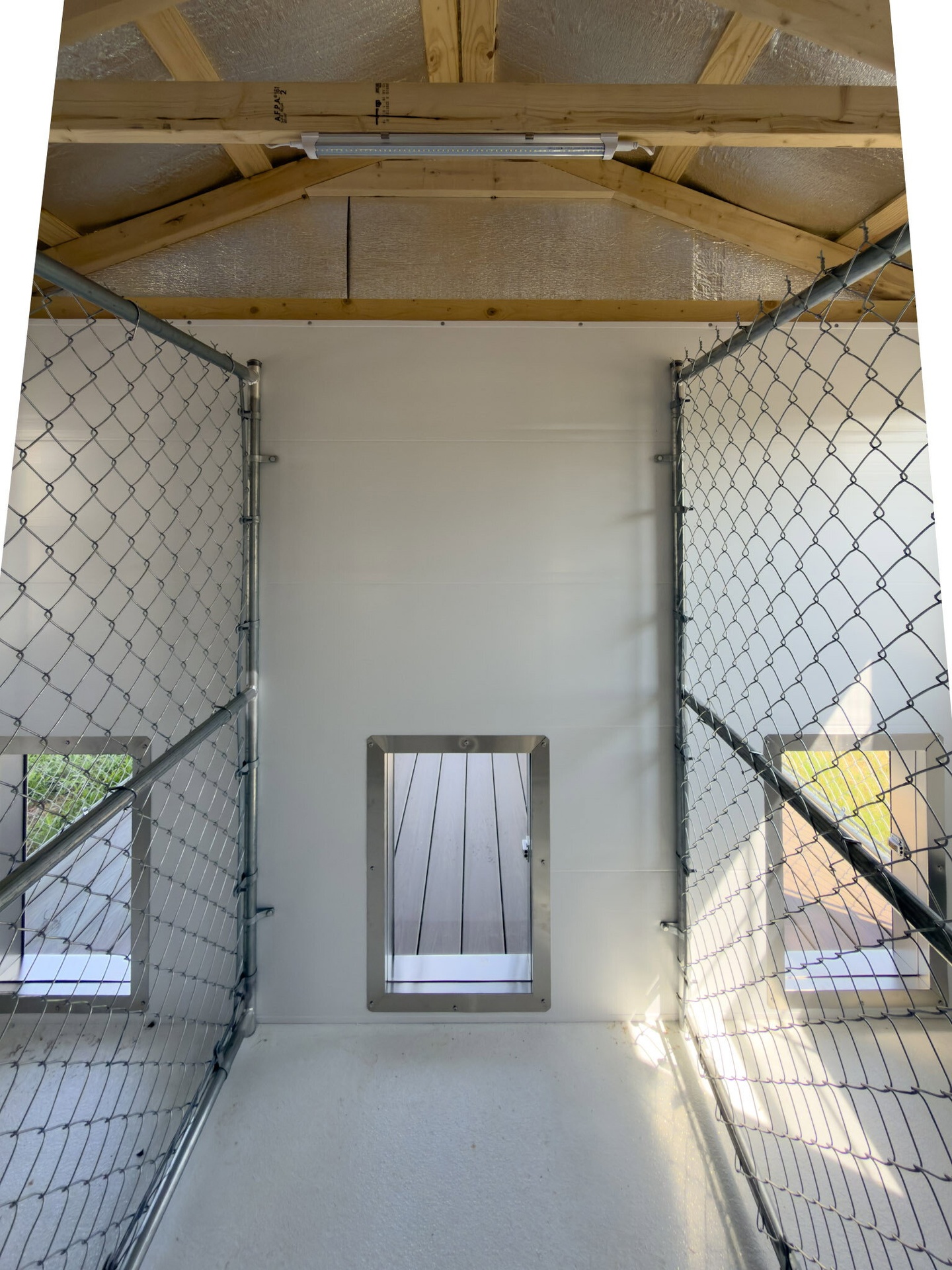 12x28 6 Run Deluxe Dog Kennel serial D6DK-9558-1228-220426