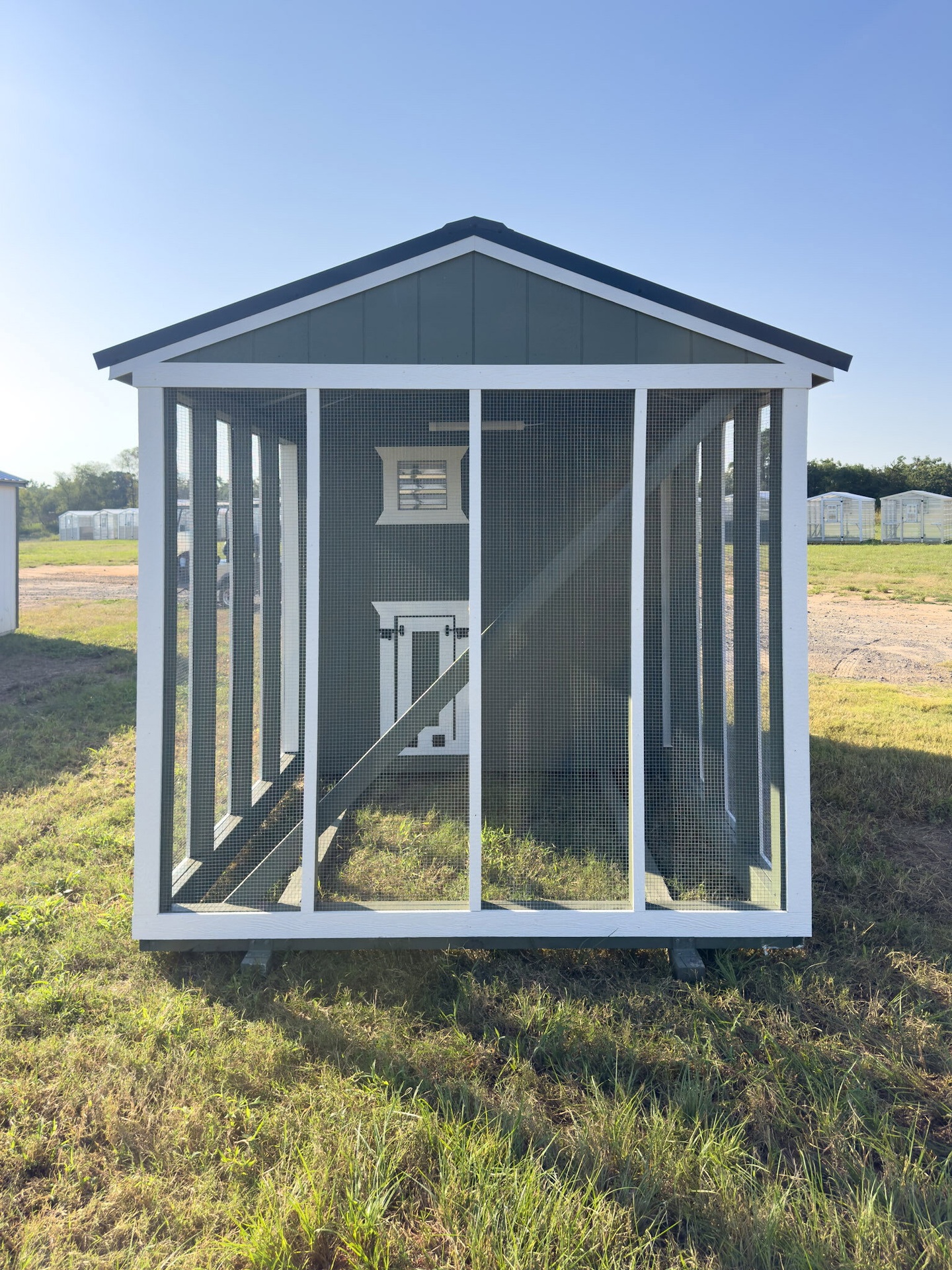 8x14 Deluxe Style Chicken Coop serial DCR-8940-0814-080625