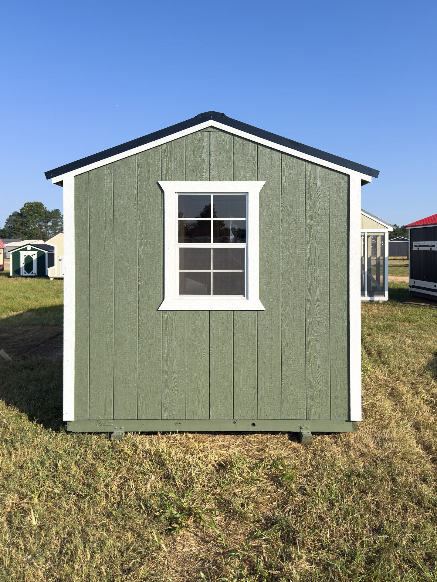 8x14 Deluxe Style Chicken Coop serial DCR-8940-0814-080625