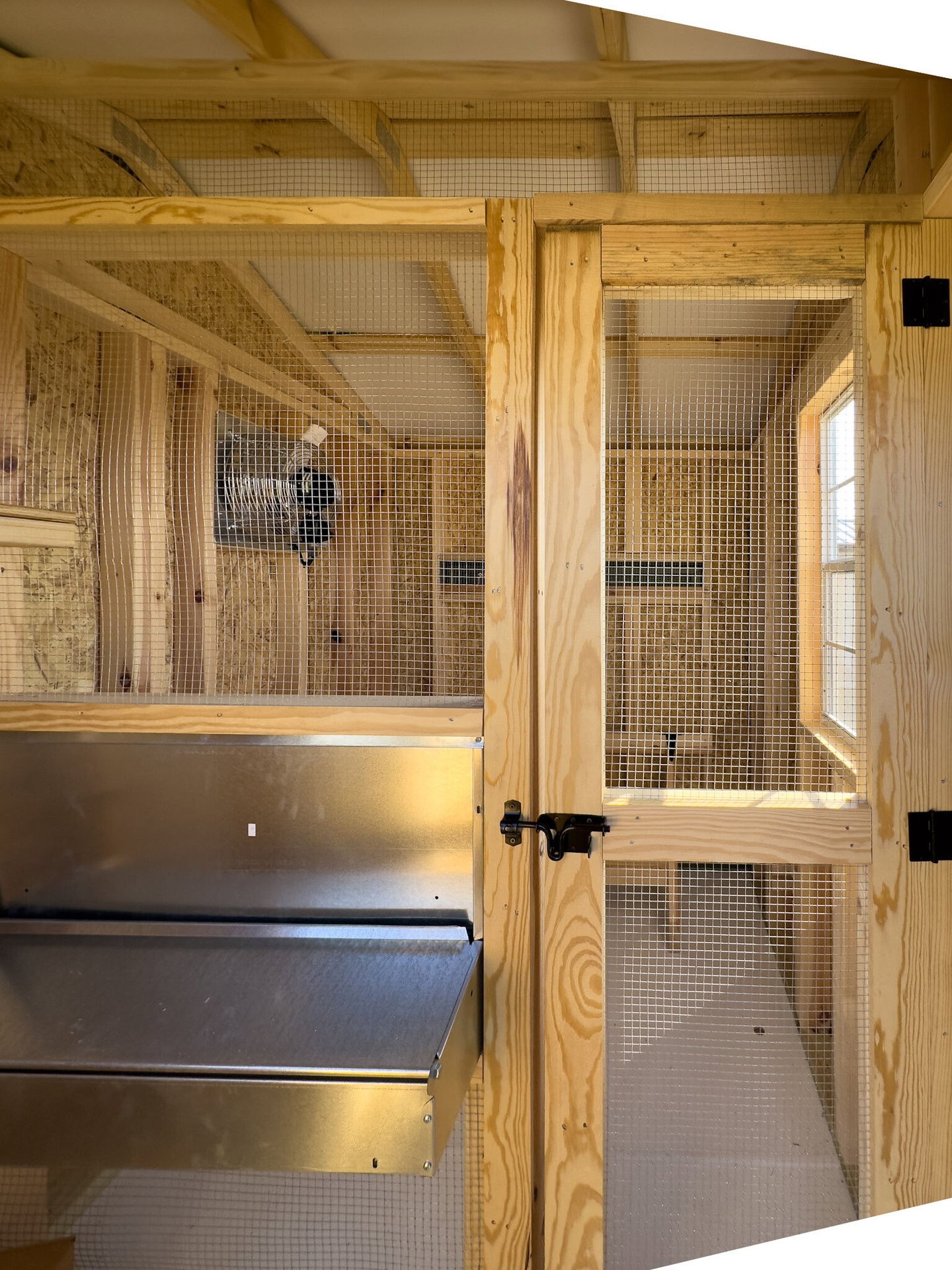 8x14 Deluxe Style Chicken Coop serial DCR-8940-0814-080625