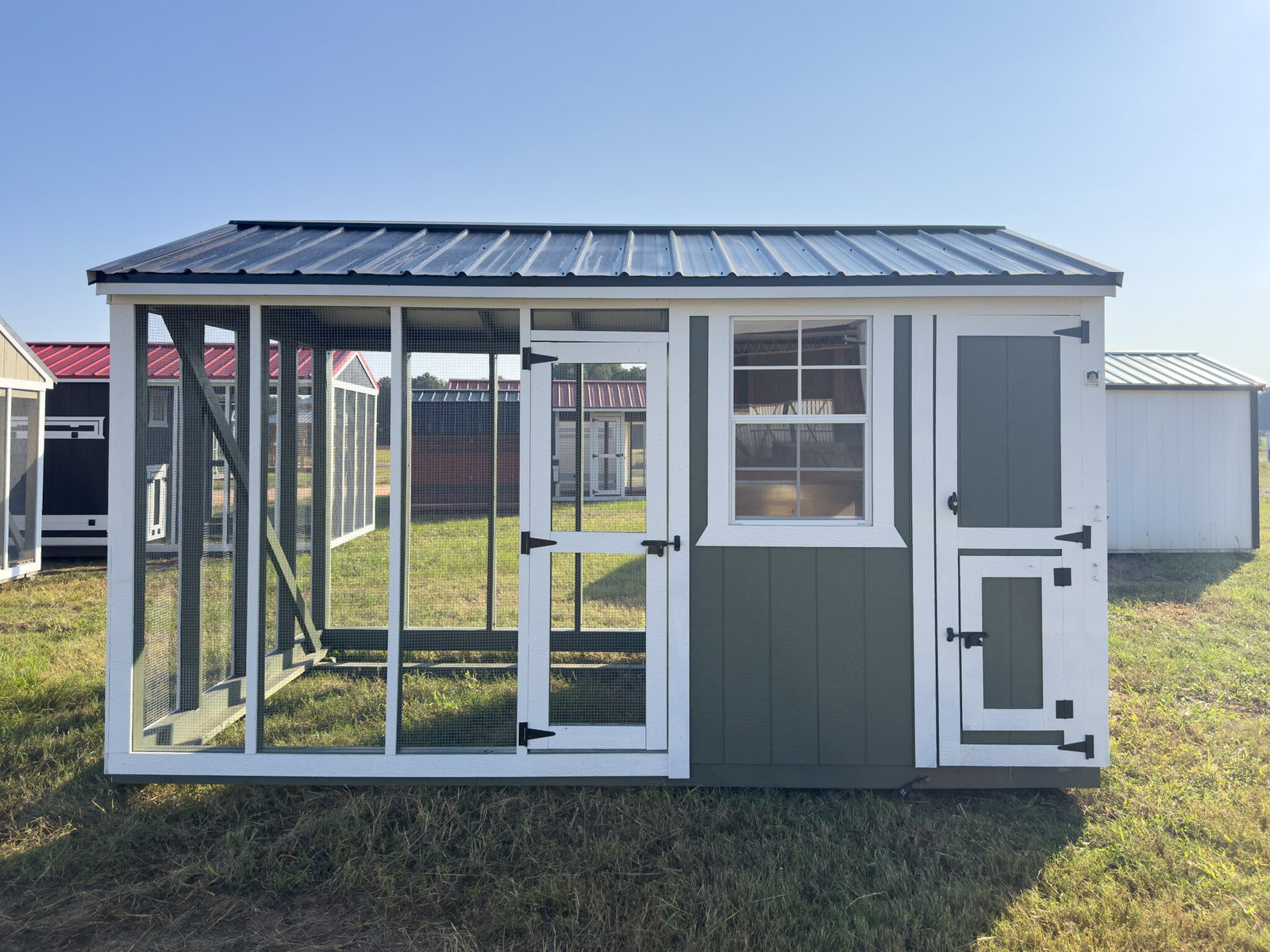 8x14 Deluxe Style Chicken Coop serial DCR-8940-0814-080625