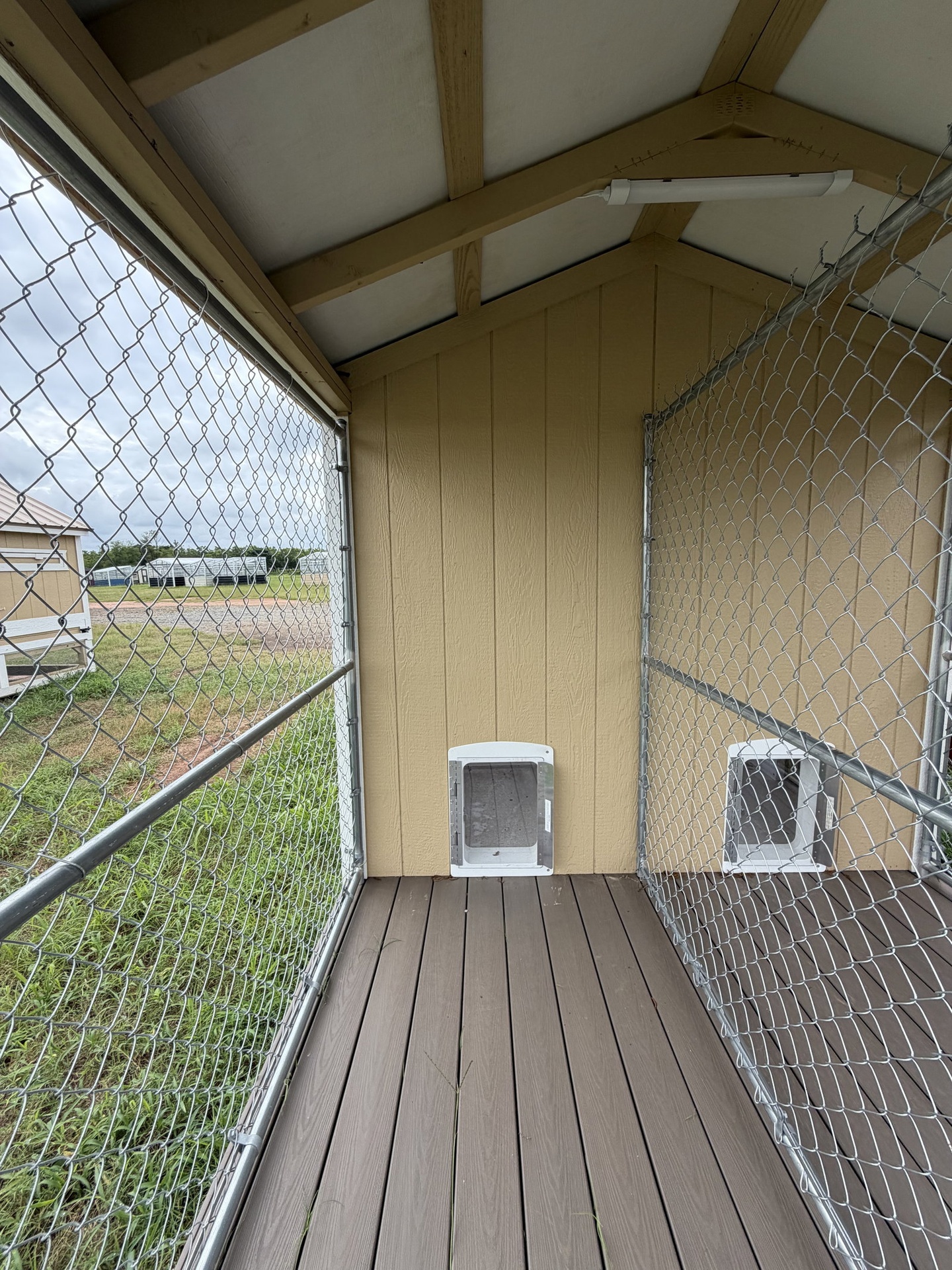 8x16 Double Deluxe Dog Kennel serial DDDK-9349-0816-151225