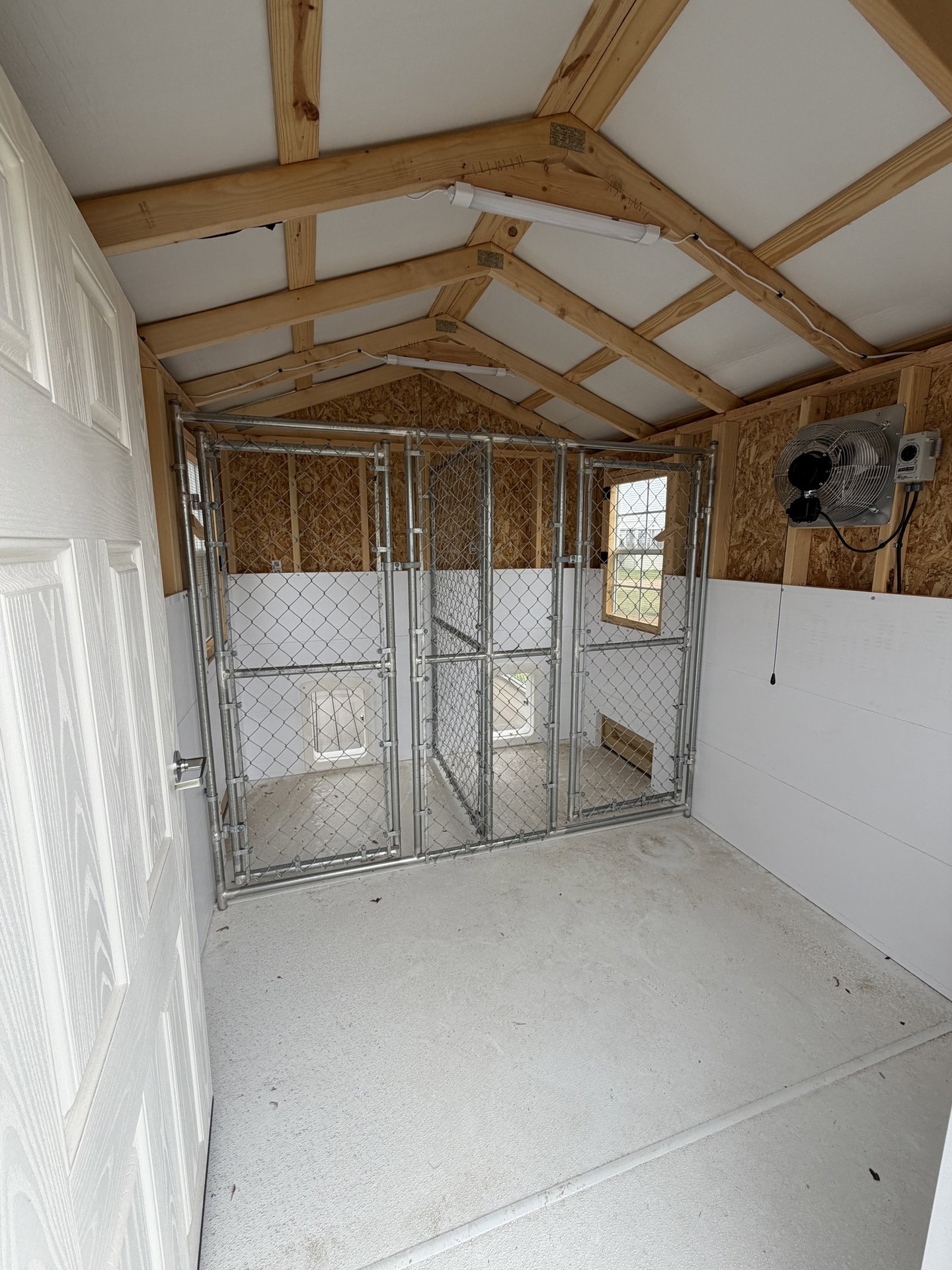 8x16 Double Deluxe Dog Kennel serial DDDK-9349-0816-151225