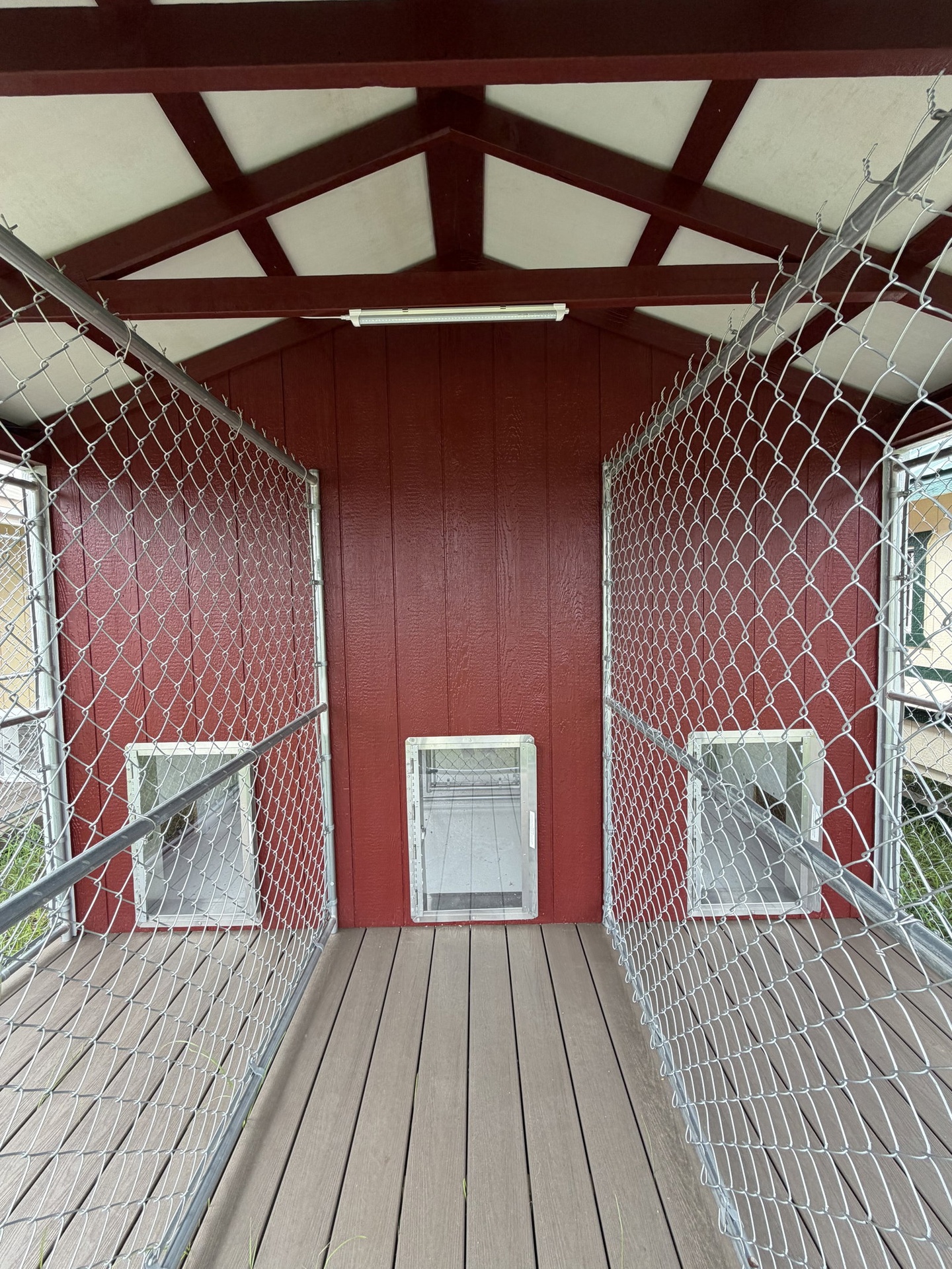 12x16 Triple Deluxe Dog Kennel serial DTDK-9504-1216-020426