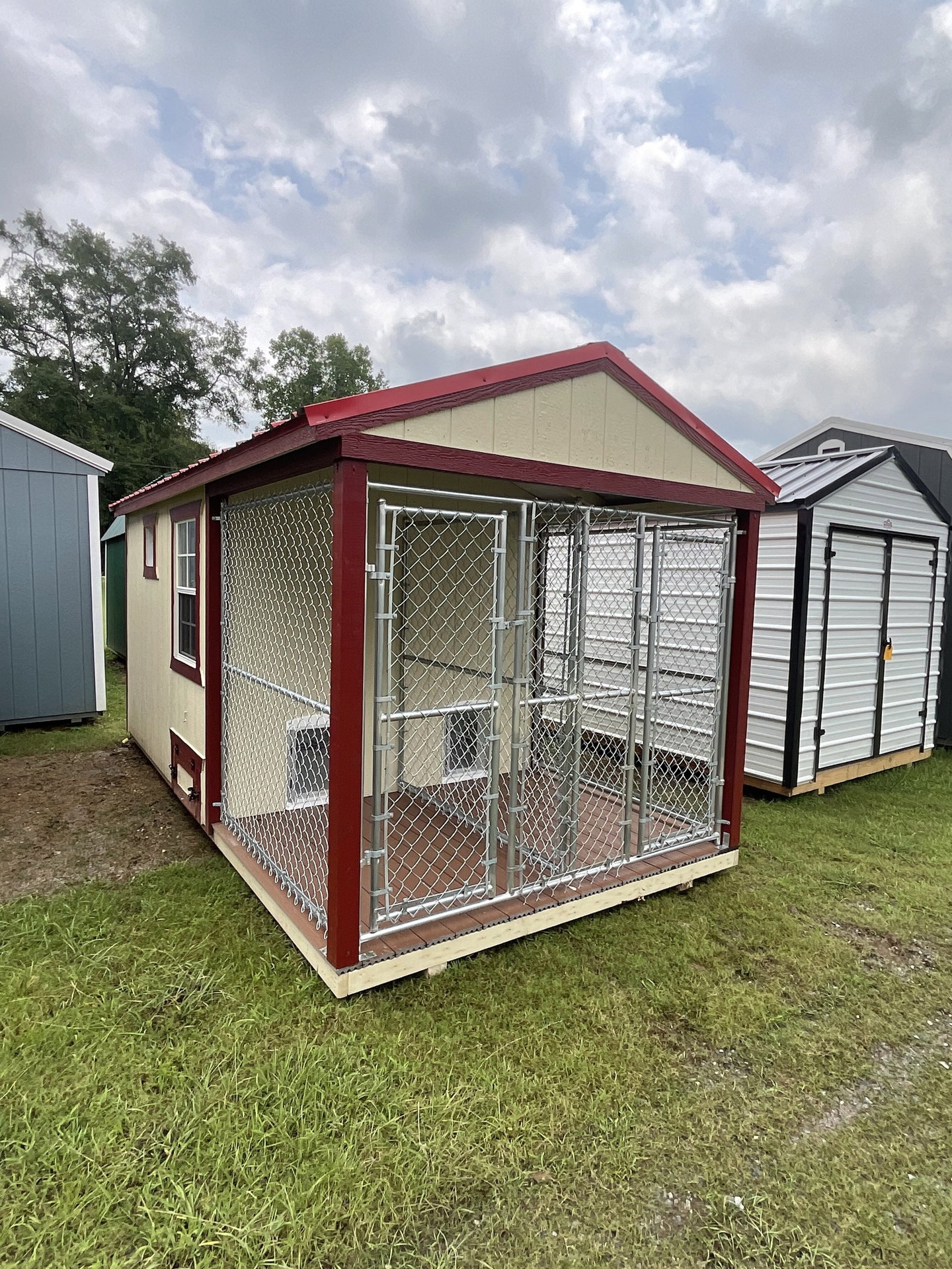 8x16 Double Deluxe Dog Kennel serial DDAFDK-6925-0816-080523